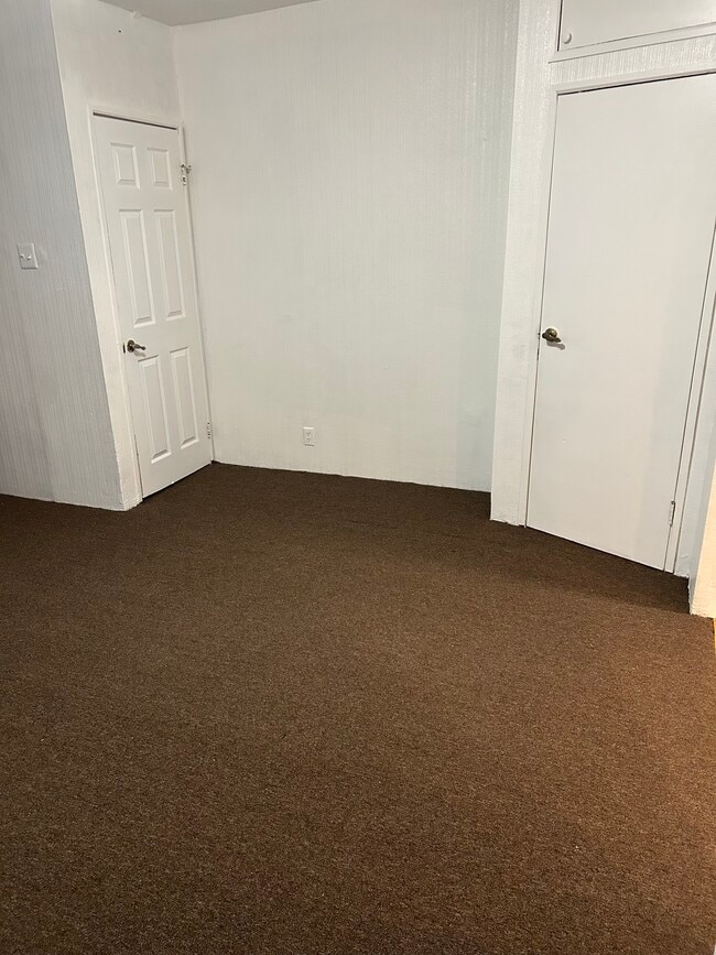 Photo - 2537 S Lloyd St Unit 1