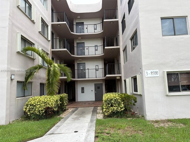 Building Photo - 8500 SW 133rd Avenue Rd Unit 422
