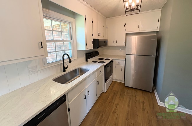 Photo - 701 Ikes Rd