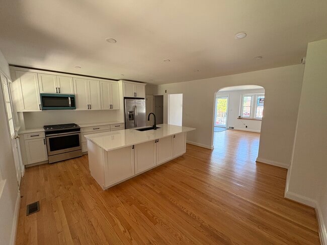 Photo - 111 Glen Argyle Rd