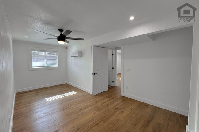 Photo - 1017 E Moreland St Unit 1017 E Moreland St  3