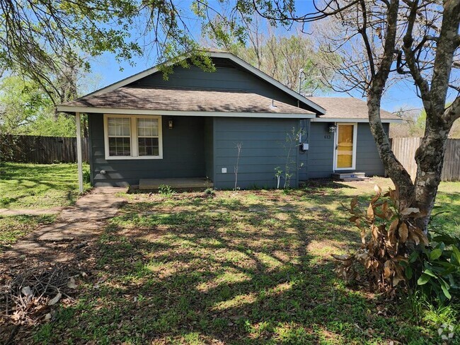Building Photo - 613 McNair St Rental