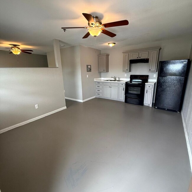 $500 Off 1st Full Month!* All Utilities In... - $500 Off 1st Full Month!* All Utilities In... Apartment Unit 135