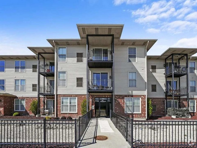 Building Photo - 6614 W 65th St Rental