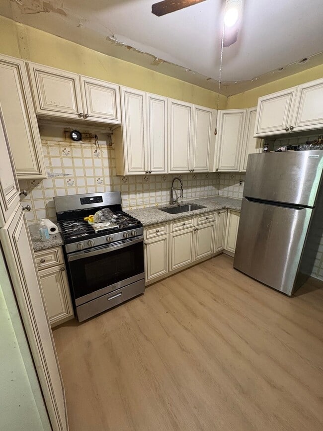Photo - 221 Jewett Ave Unidad Floor 2