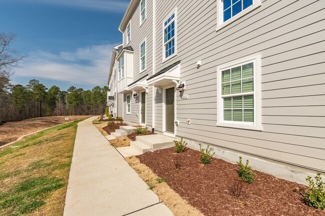 Photo - Available NOW! 4 Bed, 4 Bath in 751-South Neighborhood!