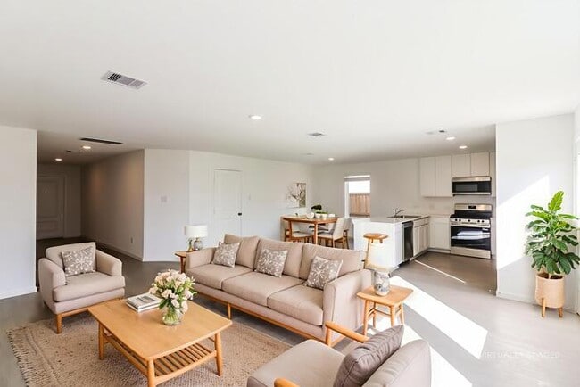 Photo - 3084 Fantasy Ter Dr