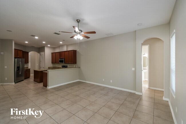 Photo - 466 Hefferon Dr