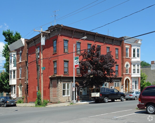 Building Photo - 213-215 4th St Rental