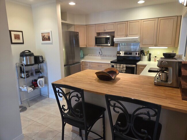 Photo - 2542 York Av