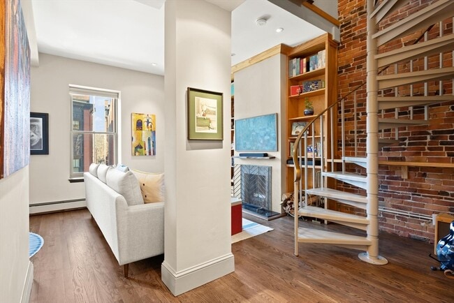 Photo - 19 Milford St Unit 3