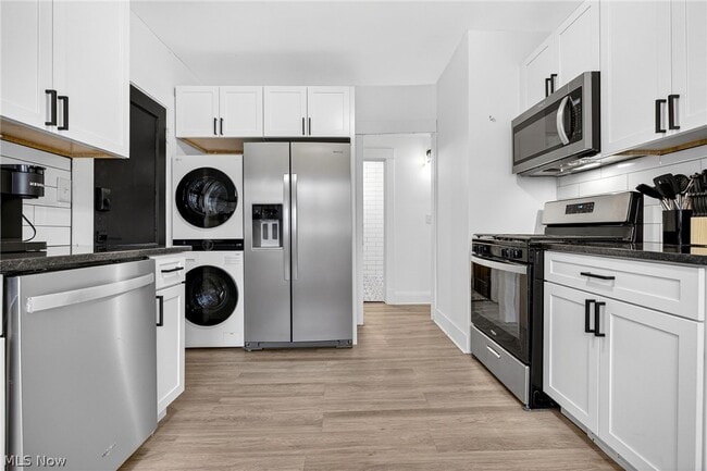 Building Photo - 3326 E Overlook Rd