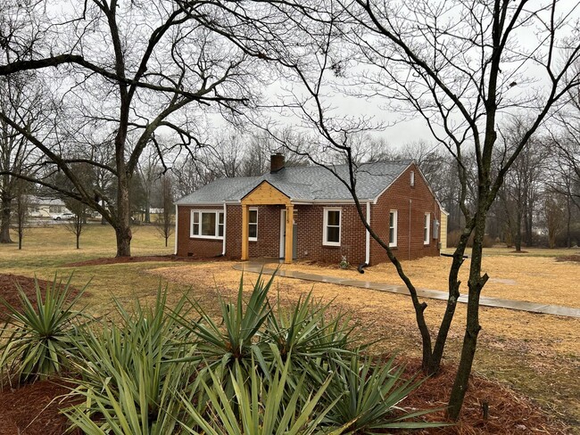 Charming Renovated Summerfield Cottage - Charming Renovated Summerfield Cottage House