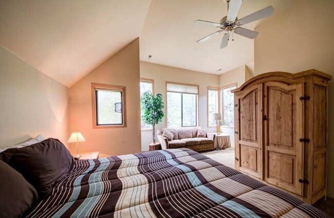 Photo - Fully Furnished Eaglewood Condo in Sunriver – Pool, Golf & Trails at Your Doorstep