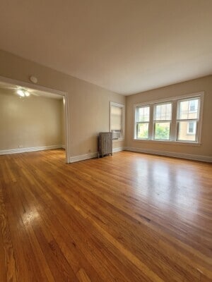 Building Photo - 916 Reba Pl Unit 1N Rental