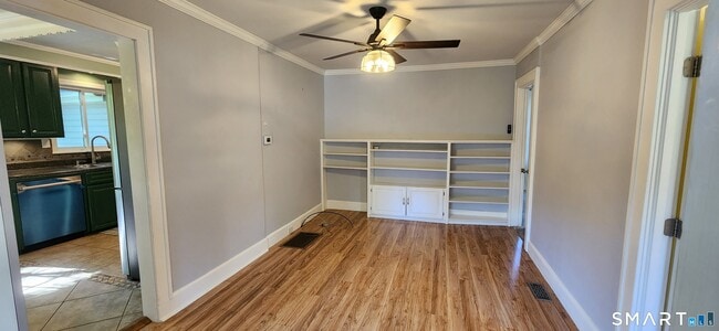 Photo - 1555 Byam Rd