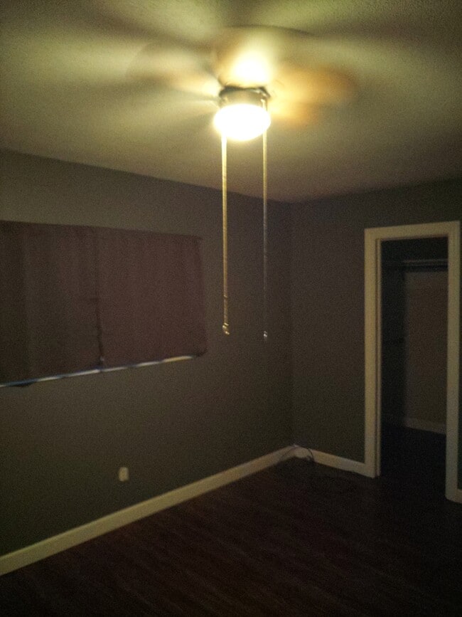 Master bedroom - 2100 W Beach Dr Unit F102