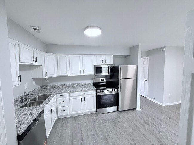 Photo - Modern Comfort Meets Convenience – Renovat...