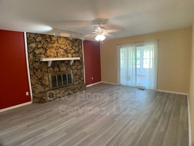 Photo - 2808 N Ditmer Rd