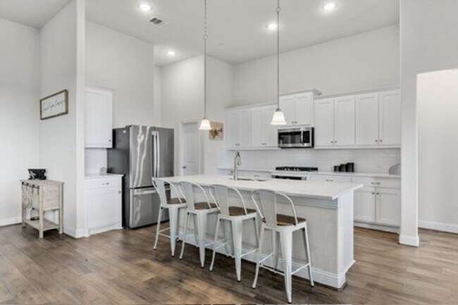 425 Private Rd 7017