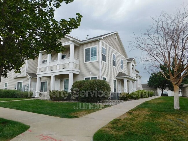 Building Photo - 2464 Thunder Mountain Drive Unit 1005 (2A)