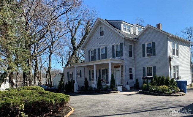 Building Photo - 203 Woodbridge Ave Unit 1