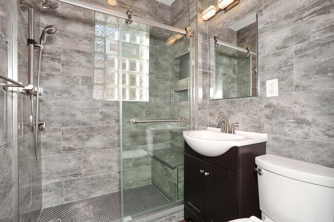 Photo - 7 4th St Unidad 2ndflof2familyh