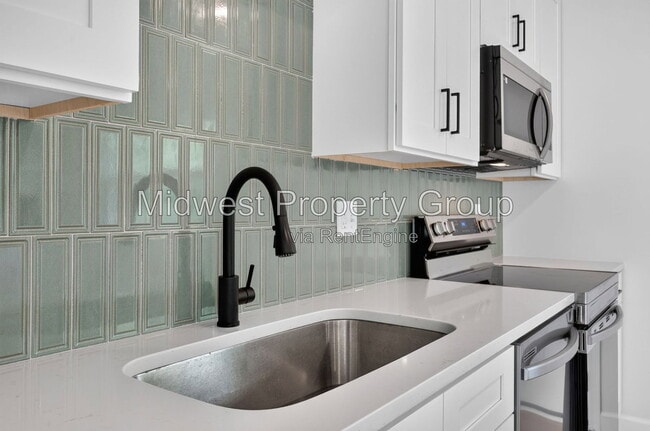 Photo - 13 S Perry Cir