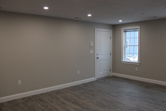 Photo - 192 Central St Unit E