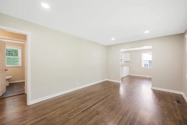 Photo - 605 Durrett Dr