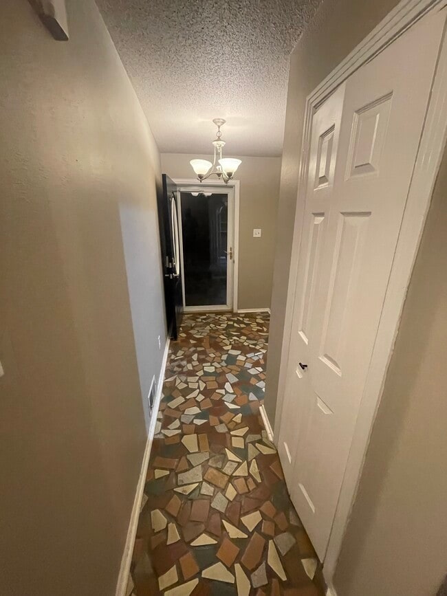 Building Photo - 1209 W Copper Ave