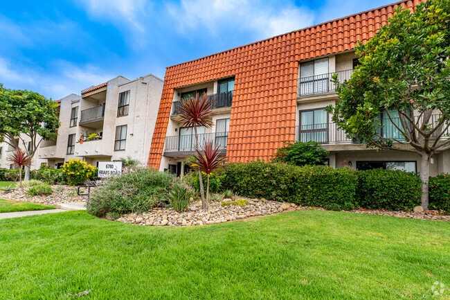 Building Photo - 6780 Friars Rd Unit 111 Rental