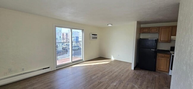 Photo - APTS in Everett, Malden, Chelsea & Boston