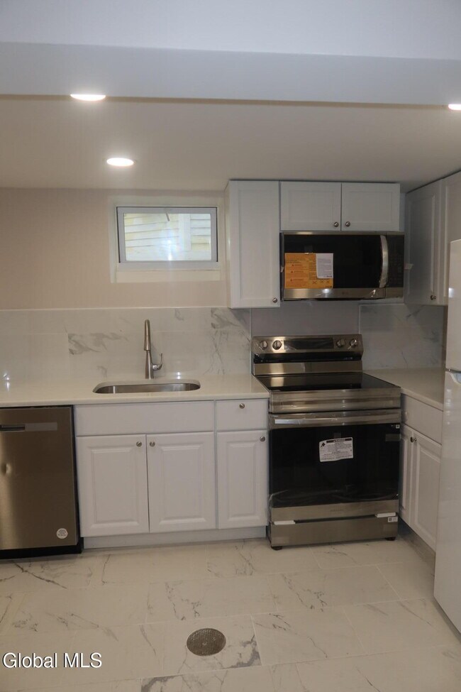 Photo - 888 Lancaster St Unit Lower level