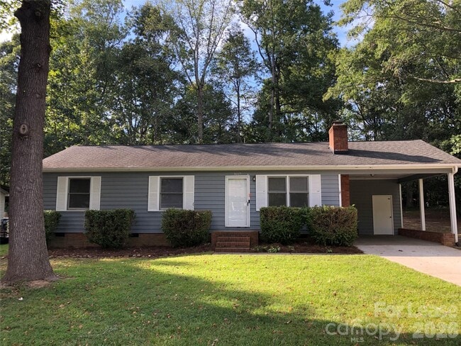 Building Photo - 3009 Chestnut Rd