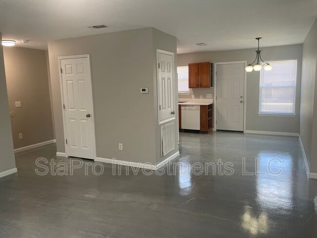Photo - 125 Village Pl