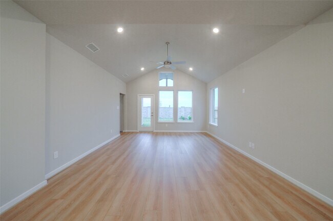 Photo - 21859 Fitzroy Mnr Ln