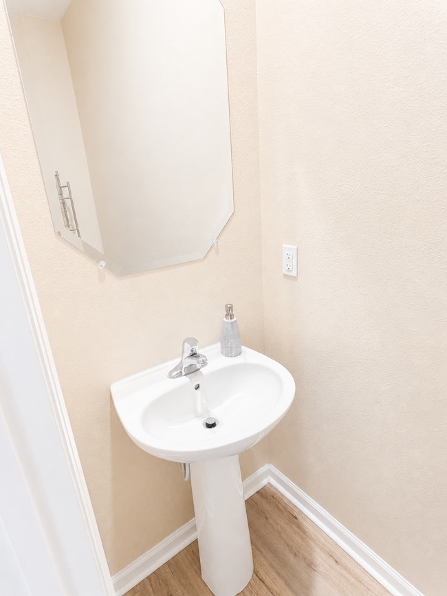 Photo - 7804 Merchants Way