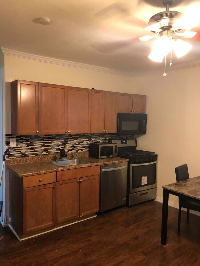 Photo - 1436 E Genesee St Unit 3