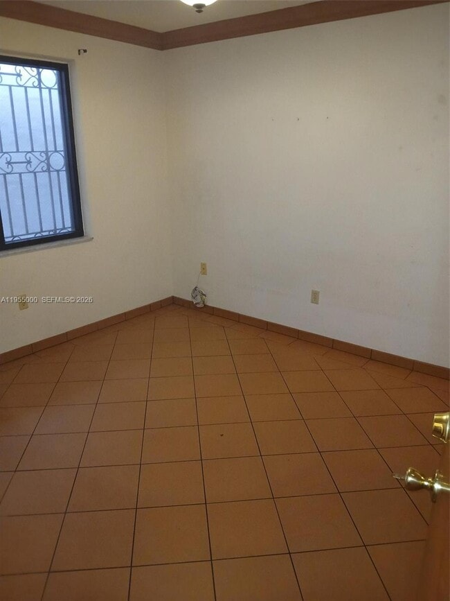 Photo - 3127 Coral Wy Unidad 1