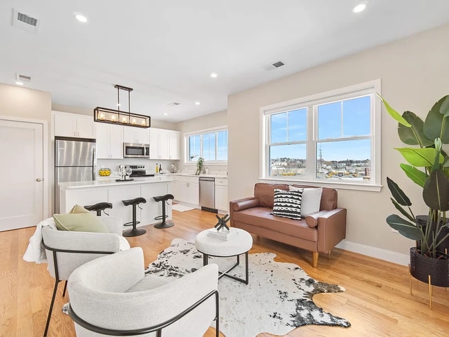 Building Photo - 4 Hecla St Unit 1