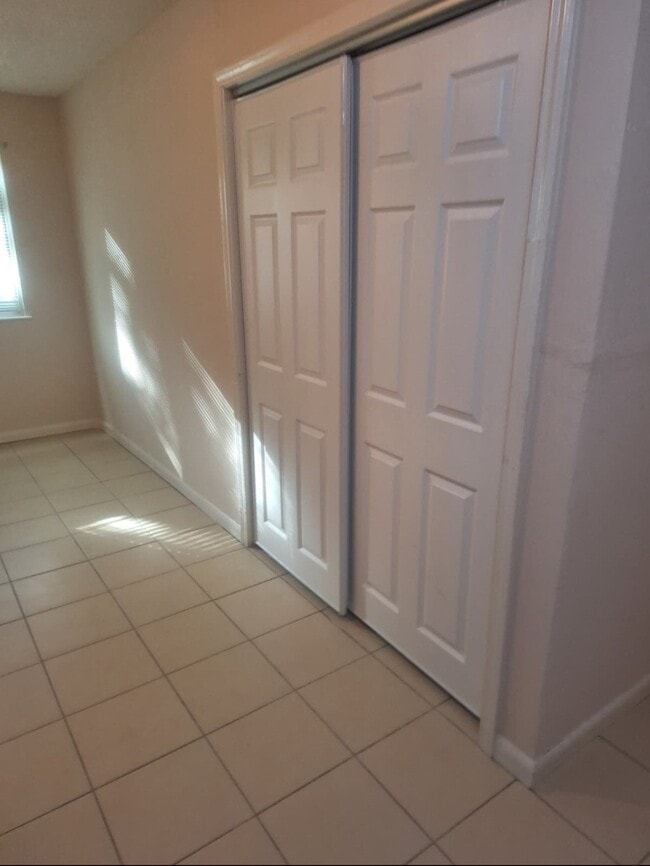 Photo - 2133 Shiveley Cir