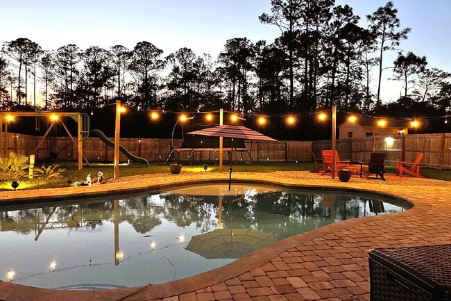 Beautiful 5 Bedroom Home with Pool in Holl... - Beautiful 5 Bedroom Home with Pool in Holl...