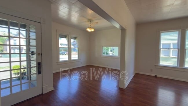 Photo - 1105 SE Pine St