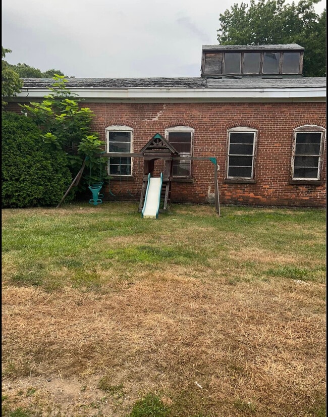 Photo - 32 Pleasant St Unit ThirdFloor#3