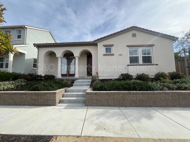 Building Photo - 2996 Minaret Wy
