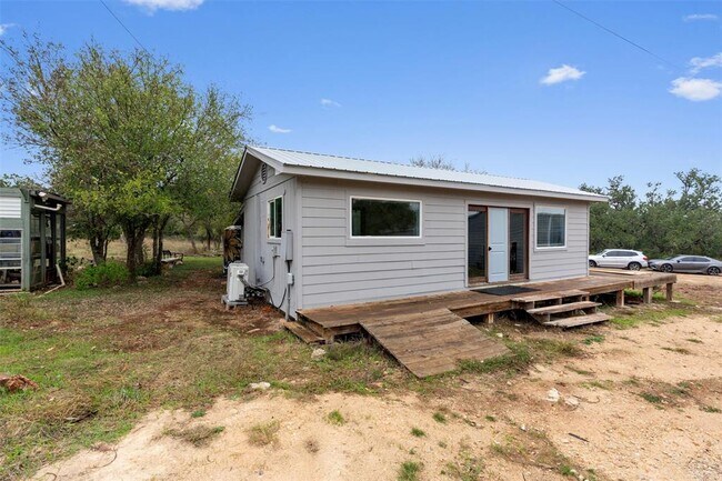 Photo - 1100 High Rd