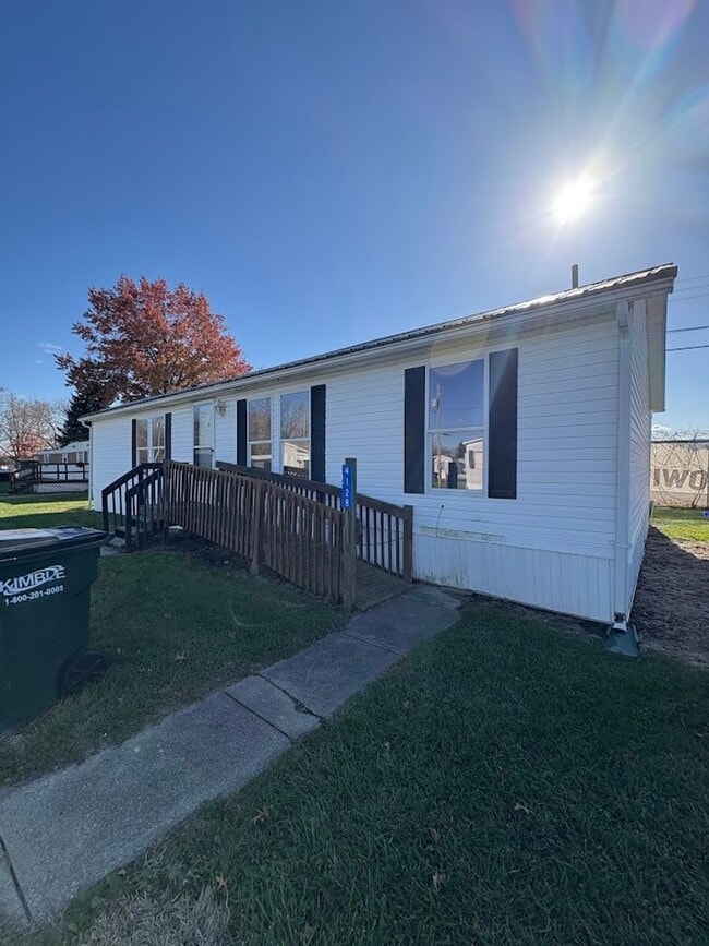 Building Photo - Three bedroom two bathroom home for rent