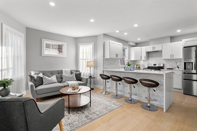 Photo - 679-683-683 Columbia Rd Unit 1