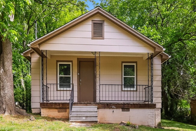 Building Photo - 508 W Allison Ave